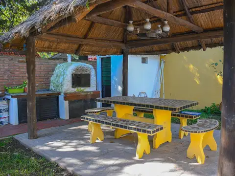 Casa en venta en Villa Amelia 2 Dormts, Pileta y 800m2 de terreno