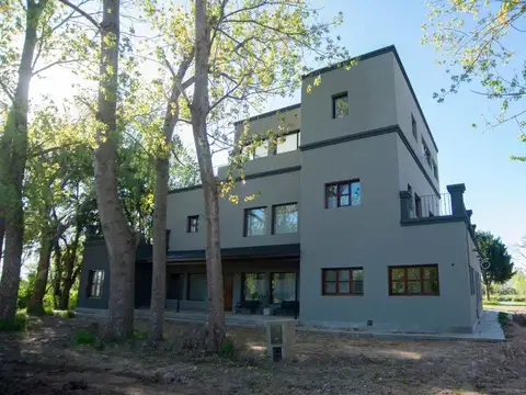 Casa en Venta en Guillermo E Hudson, USD 890.000