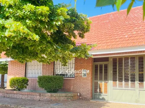 VENTA Esquina Campana CHALET hermoso ladrillos vista HOGAR DULCE HOGAR 100