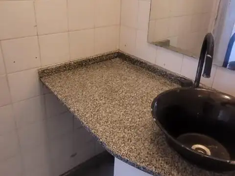 ROSETI 747 - COLEGIALES - LOCAL 3 x 6 + BAÑO!