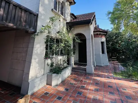 Casa 7 ambientes con 3 baños