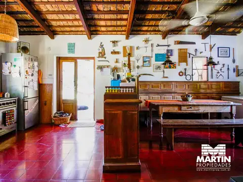 Chacra en Capilla Del Señor. Casa de campo y casa de huéspedes. Lote 17.745 m2. Pileta y bosquecito.