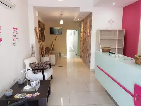 LOCAL COMERCIAL DE CATEGORÍA EN CALLE BELGRANO DE CUIDAD