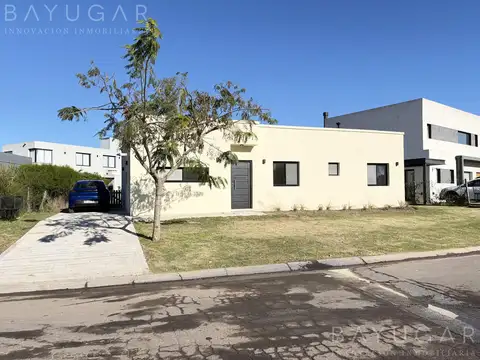 Casa en Venta en Pilar del Este - San Ramon, USD 159.000