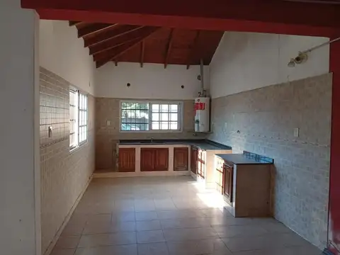 Casa en Venta con 5 cocheras