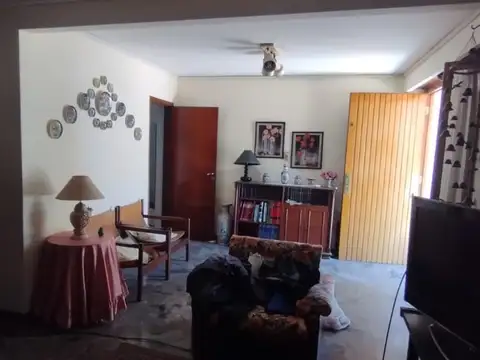 Depto Tipo Casa en Venta 60 años