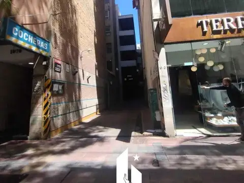 OPENHOUSE INMOBILIARIA VENDE : Cochera en playa de Estacionamiento