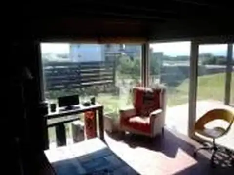 HERMOSA CASA EN VENTA BARRIO LOS ACANTILADOS A METROS DE LA COSTA.