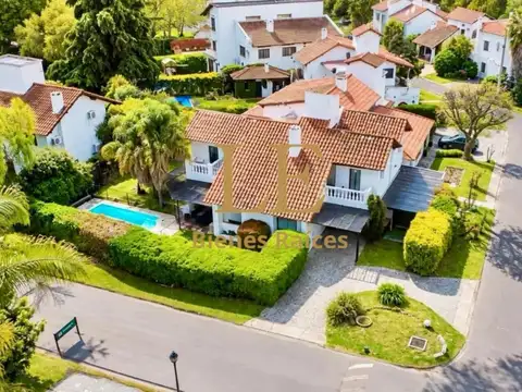 Venta Casa en Aranjuez Country Club APTO CREDITO
