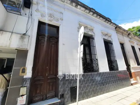 CASA EN LOTE DE 8.66X33.37 EN CRAIG AL 700 - TERRAZA GRAN PATIO DOBLE ALTURA