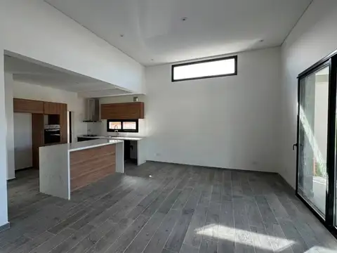 Casa en Alquiler al Noroeste