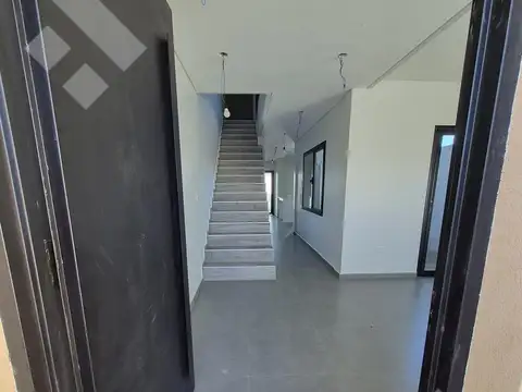 Depto Tipo Casa en Venta de 5 ambientes
