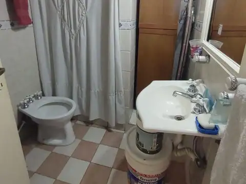 Depto Tipo Casa 4 ambientes con 2 baños