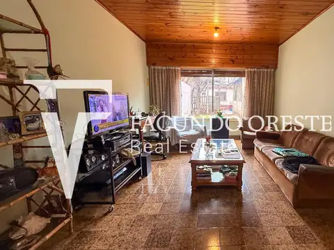 Casa 4 ambientes con 2 baños