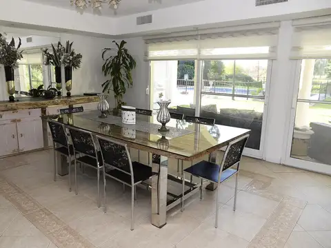 Casa 6 ambientes con 6 baños