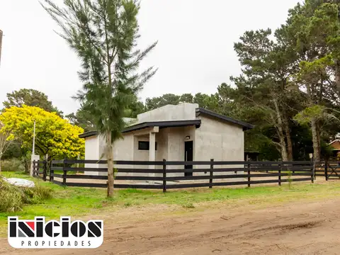 Cómoda casa con amplio terreno - C1130