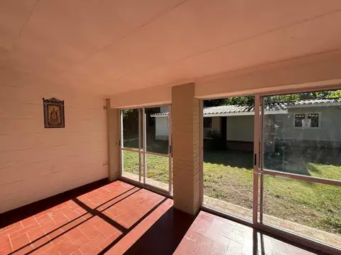 Casa en Alquiler con 1 cochera