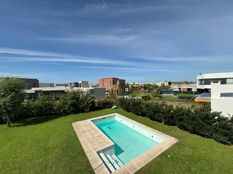 Casa en Alquiler de 3 dormitorios