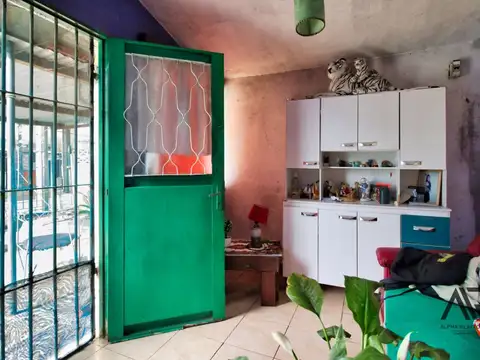 Casa 4 ambientes con 1 baño