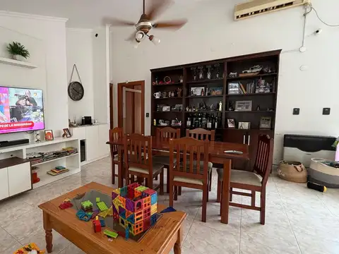 Casa 18 ambientes con 1 baño