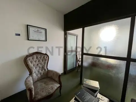 48 700, Piso 0