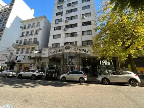 OFICINA EN VENTA GALERIA GEMINIX LA PLATA, BUENOS AIRES. POSIBLE PERMUTA POR DEPARTAMENTO EN EL CASC