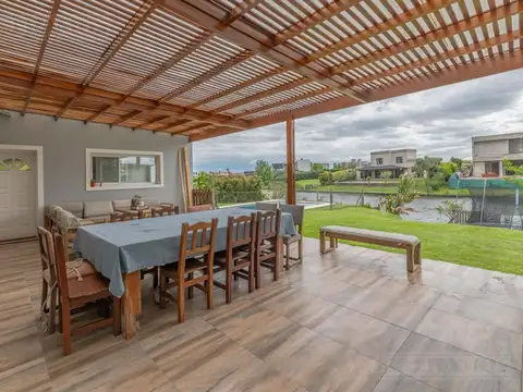 Casa en venta en el Barrio Vistas - Puertos / Escobar