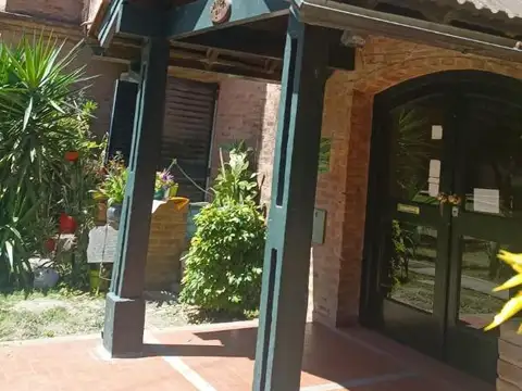 Av Monteverde 2400, Piso 1°
