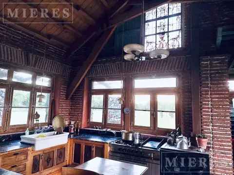 Casa 5 ambientes con 2 baños