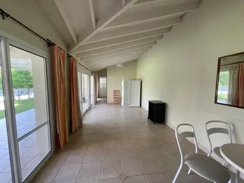 Casa 5 ambientes con 3 baños