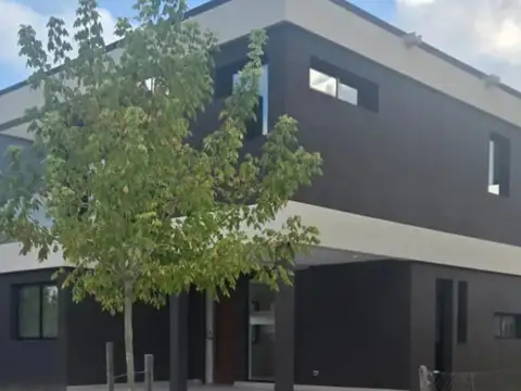 Casa Venta Barrio Puertos del lago Escobar Araucarias Financiación