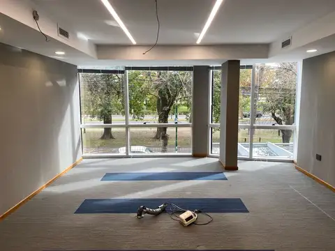 Oficina 3 ambientes con 2 baños