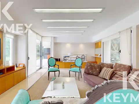 Casa en Venta con 4 cocheras