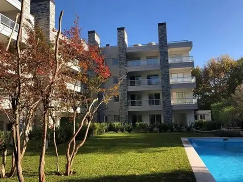 VENTA  Departamento  3 ambientes con pileta zoom cochera