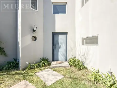 Casa en venta en Los Jazmines, Pilar del Este, Calle Torra 2814