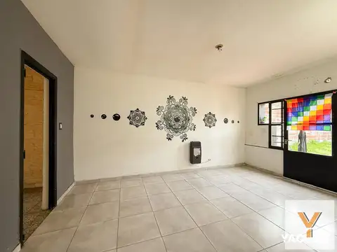 Casa en venta - 4 Dormitorios 1 Baño - La Plata