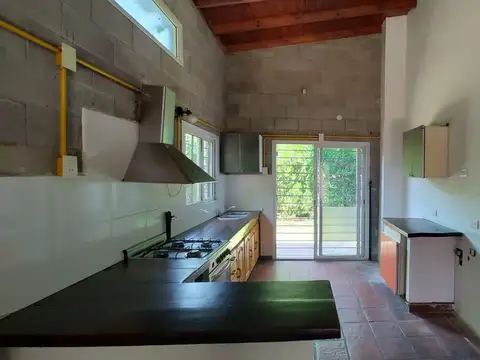 Casa en Venta con 3 cocheras