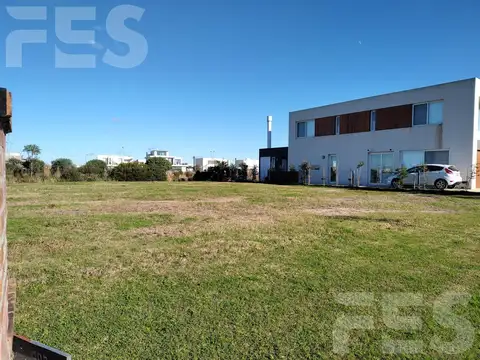 VENTA TERRENO EN PUERTOS DEL LAGO BARRIO COSTAS EXCELENTE UBICACION.