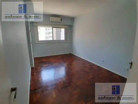 Departamento en Las Cañitas, piso alto. Muy luminoso.