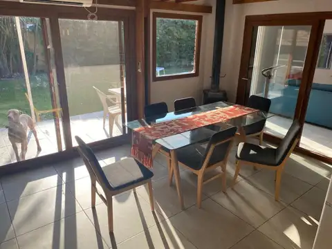 Casa en Alquiler Temporal con 1 cochera