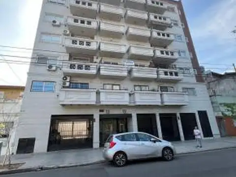 VILLA DEVOTO.   MARCOS PAZ 2000  MONOAMBIENTE DIVISIBLE FRENTE 2 BALCONES.