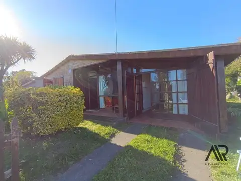 Venta Casa Con Apartamento, 3 Dormitorios, Manantiales, Punta Del Este!