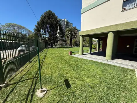 Amado Giura 1100, Piso 1