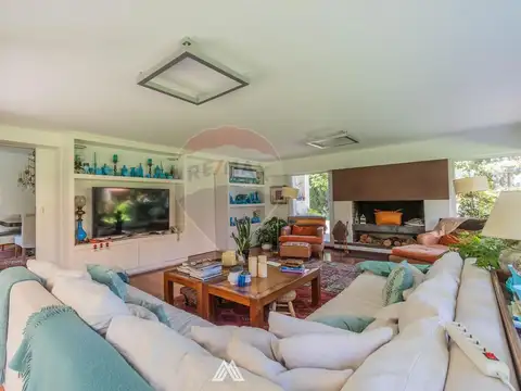 Casa en Venta en Carrasco , USD 4.500.000