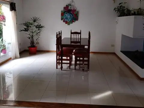 Casa en Venta en Rafael Calzada, USD 160.000