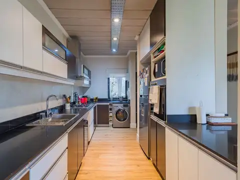 Casa 4 ambientes con 3 baños