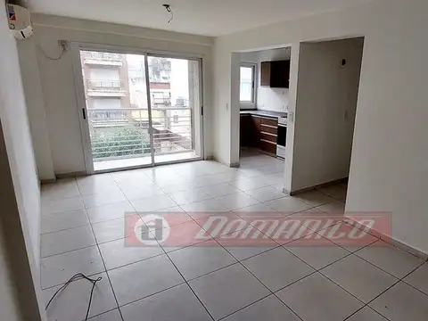 Departamento en Alquiler en Castelar, $ 800.000