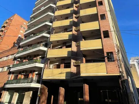Se vende piso de categoría de 200m2 en microcentro