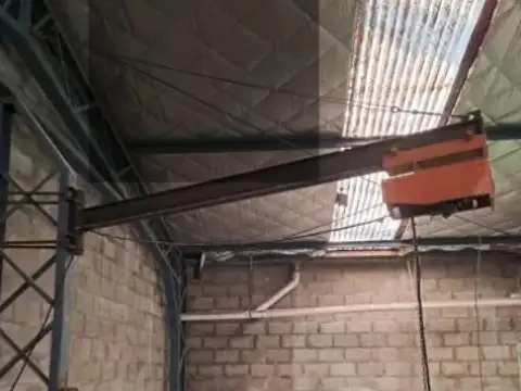 Los Naranjos e/ Los Paraísos y Los Pinos