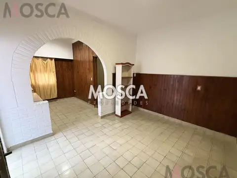 Casa en Moreno centro con local